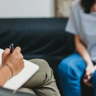 Frau beim Psychiater