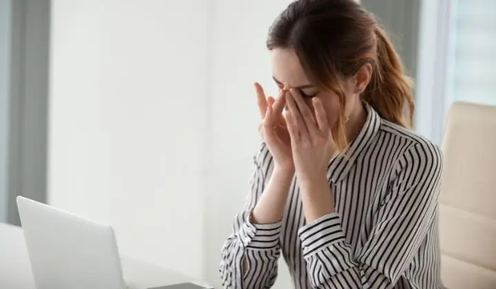 Bei Augenzucken kann Magnesium helfen