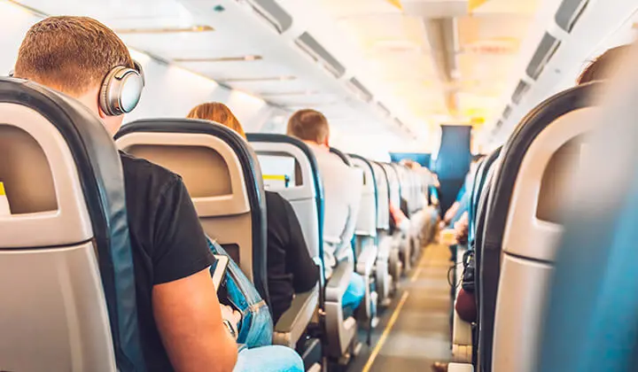 Herausforderung beim Schlafen im Flugzeug